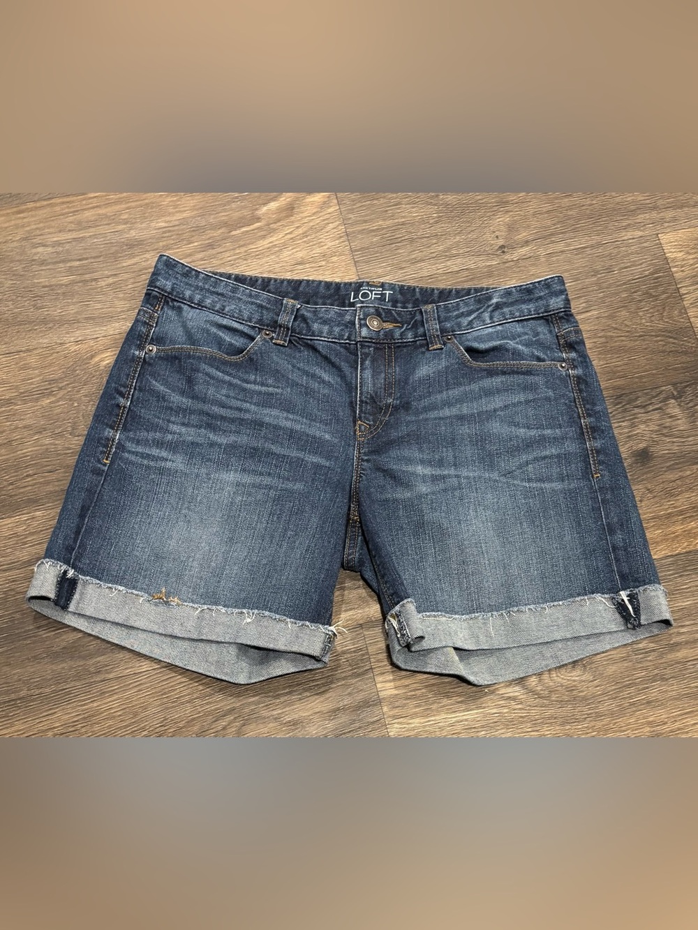 Ann Taylor LOFT Women’s Dark Wash Denim Shorts 6